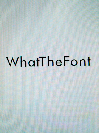 「WhatTheFont」と打ってみる。フォントはFutura。