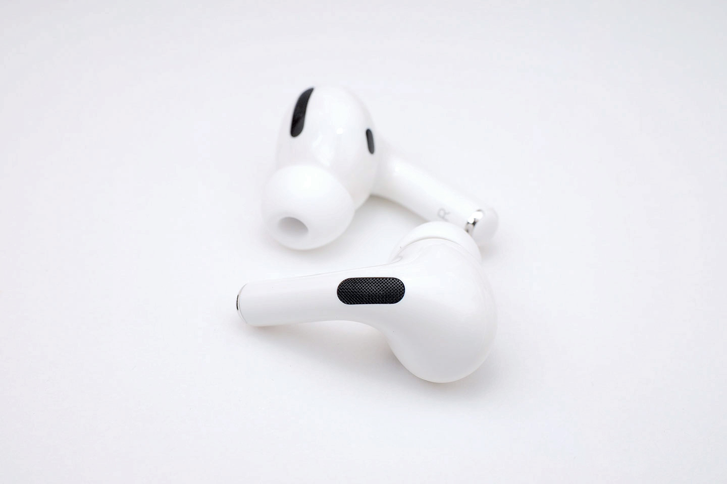 ほぼ未使用］AirPods Pro 第二世代 付属品未使用+spbgp44.ru