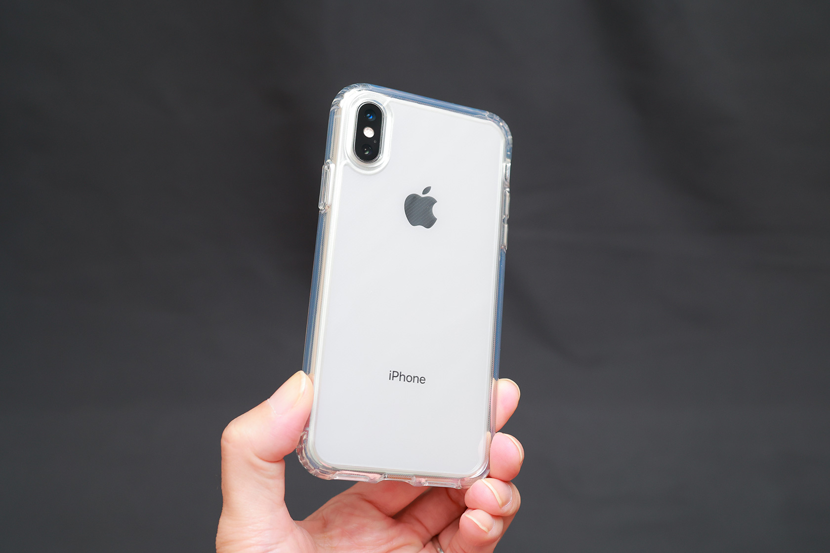 ONES_iPhone_Xs_X_case_with_iPhone_01